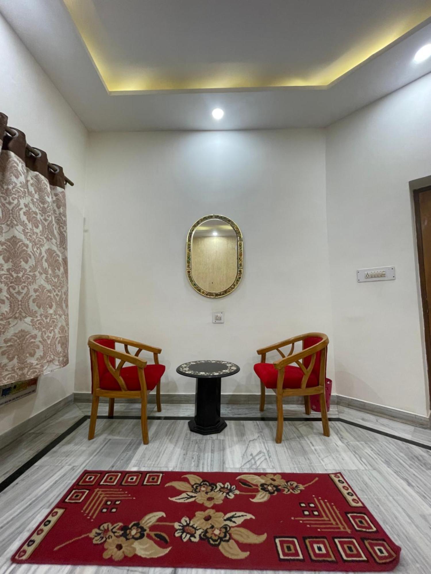 N.Homestay Agra  Luaran gambar