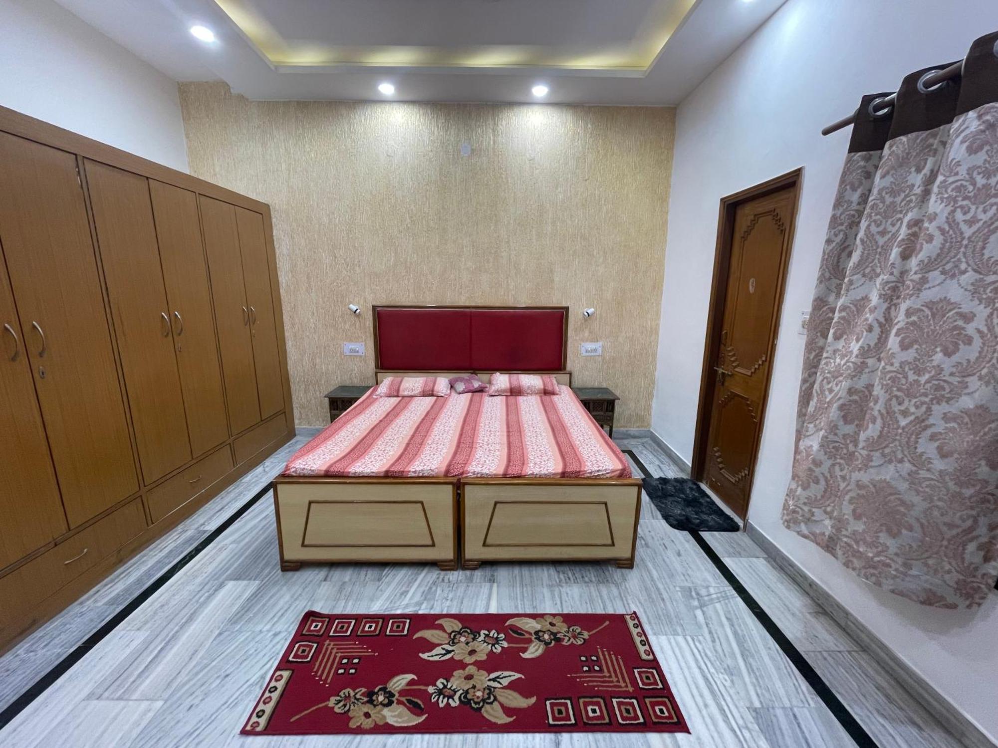 N.Homestay Agra  Luaran gambar