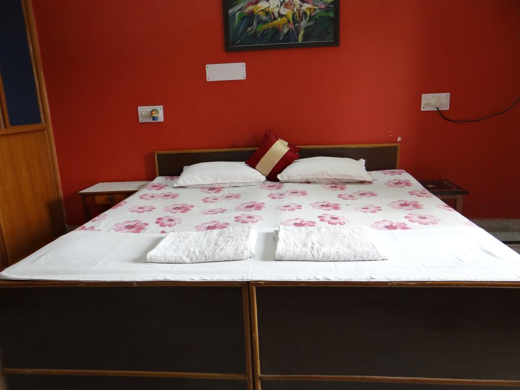 N.Homestay Agra  Bilik gambar