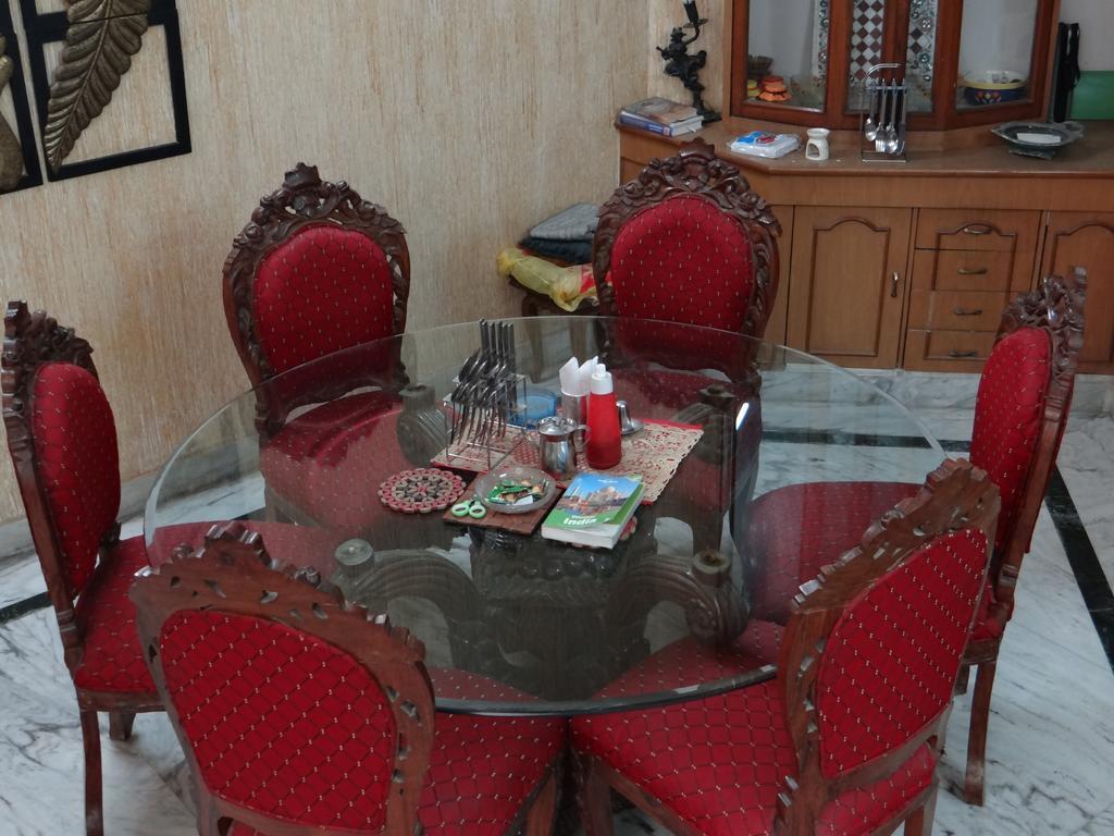 N.Homestay Agra  Luaran gambar